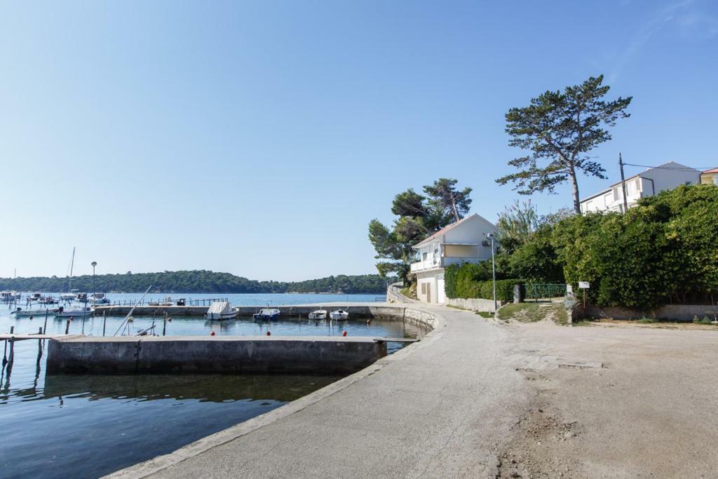 Apartmani Maris III Rab Town Buitenkant foto