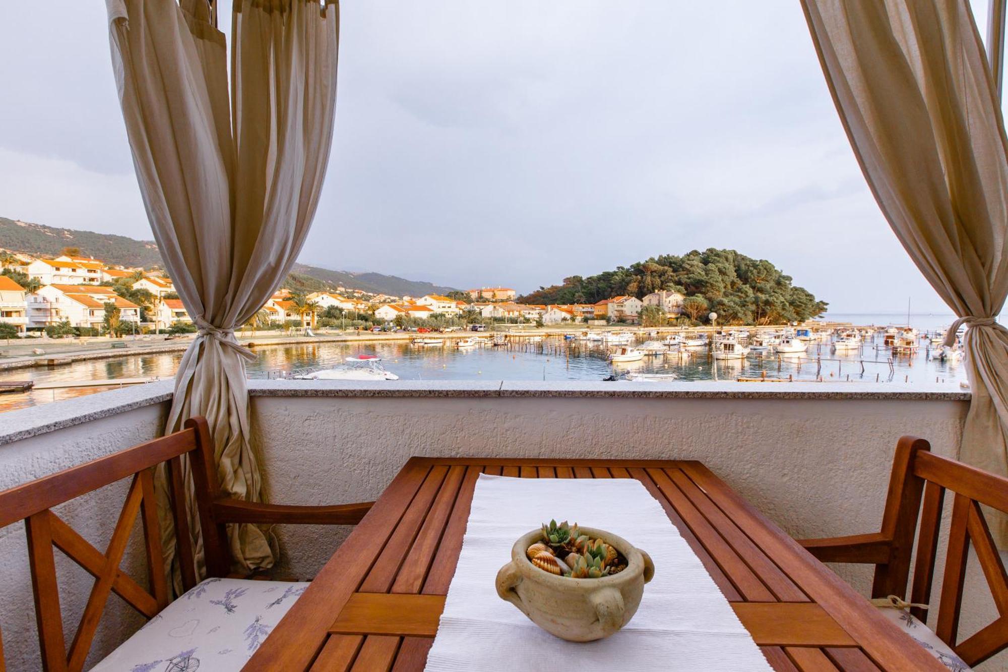 Apartmani Maris III Rab Town Buitenkant foto